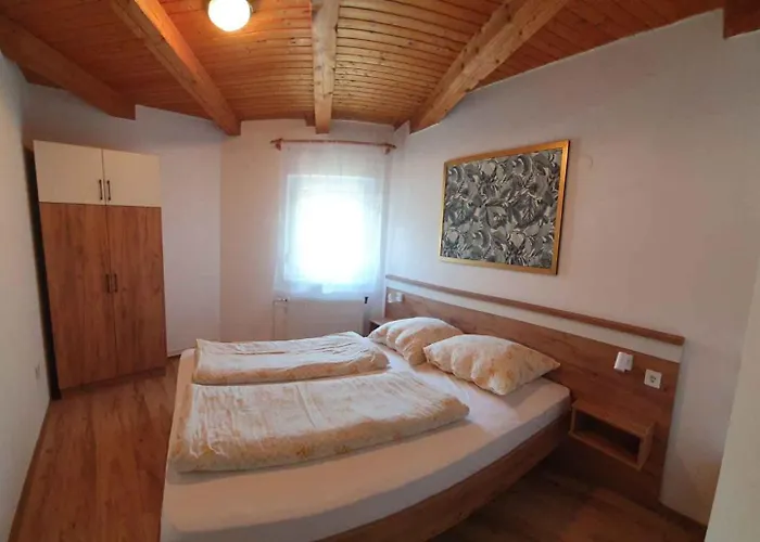 In - Balaton 53130 *